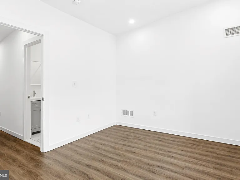 2148 N Franklin St #2 — Photo 14
