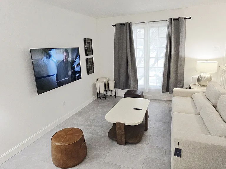 8 Highlands Ct — Photo 3