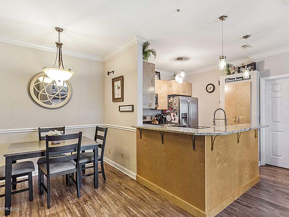 2nd image of 13810 SUTTON PARK Drive #1022