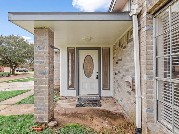 5th image of 7411 Epsom Downs Dr