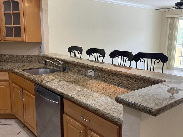 1515 E Broward Blvd #221 — Photo 3