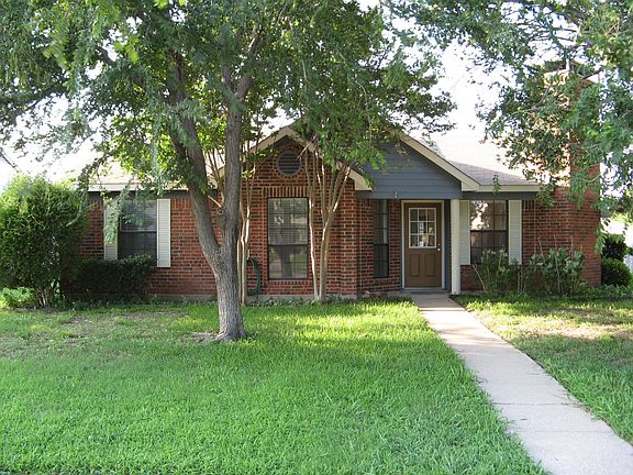 4th image of 1203 Wyndham Dr