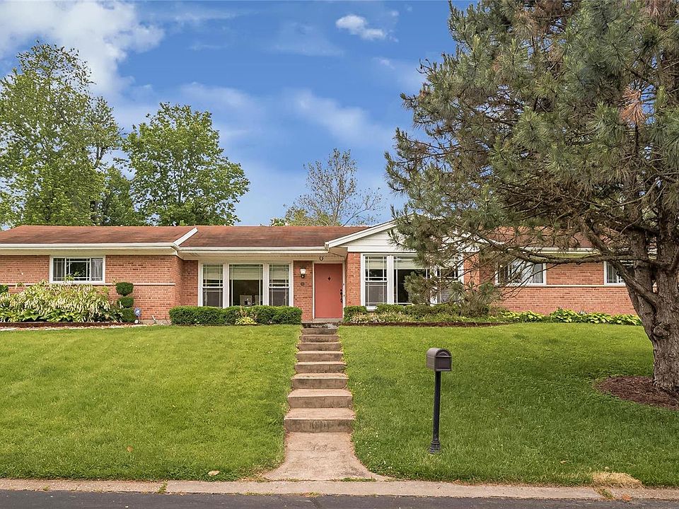 1st image of 2 Pricewoods Ln