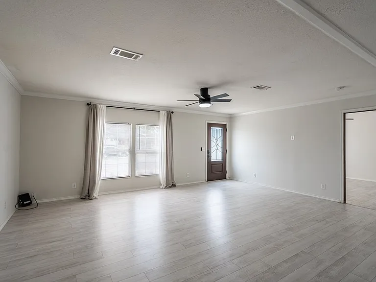 5618 S County Road 1202 — Photo 3