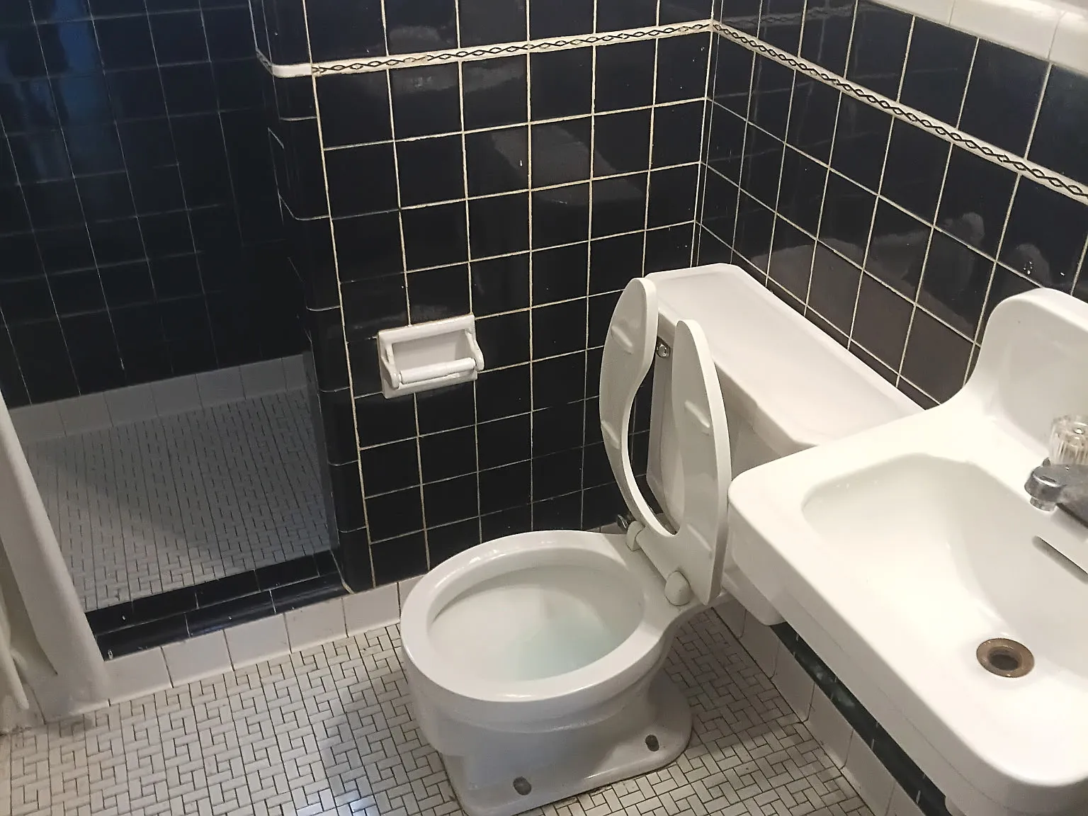 Studio, 500 sqft, $850 — Photo 3