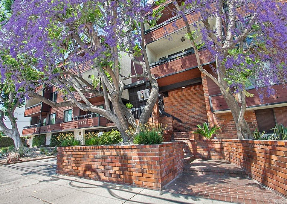 1st image of 4425 Whitsett Ave Unit 217