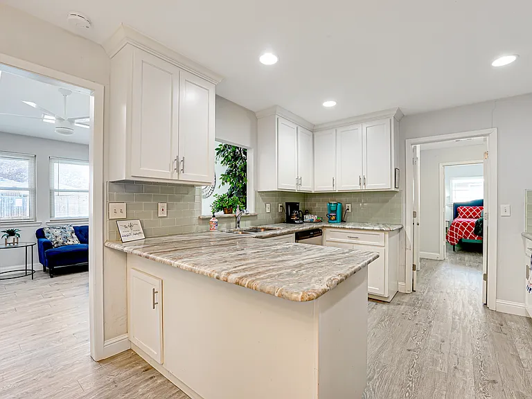 13421 Whispering Hills Dr — Photo 23