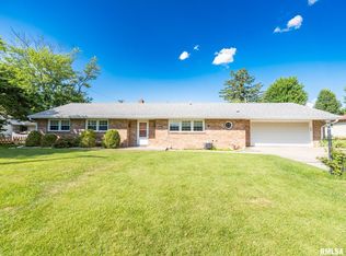 204 Ivanhoe Way, Bloomington, IL 61701