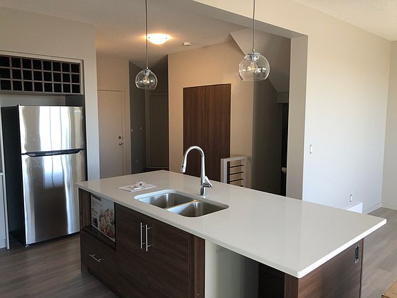 3rd image of 50 Edinburgh Ct N #27