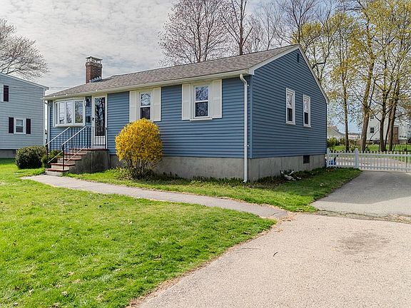 2nd image of 11 Holly Dr