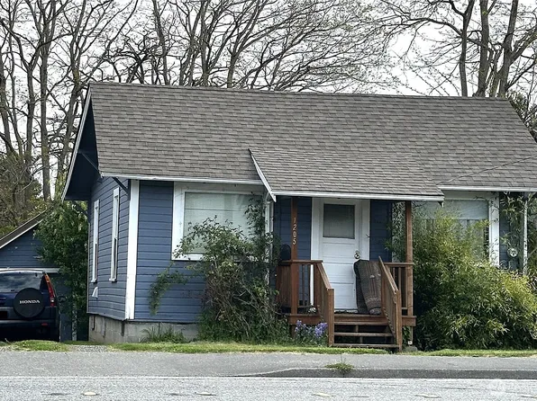 1205 E Maple Street, Bellingham, WA 98225