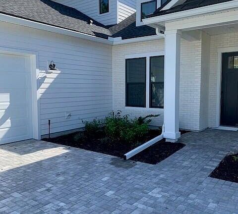 4th image of 11506 MADELYNN Drive
