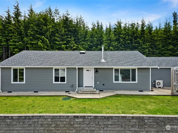 821 Ocean Avenue, Cosmopolis, WA 98537