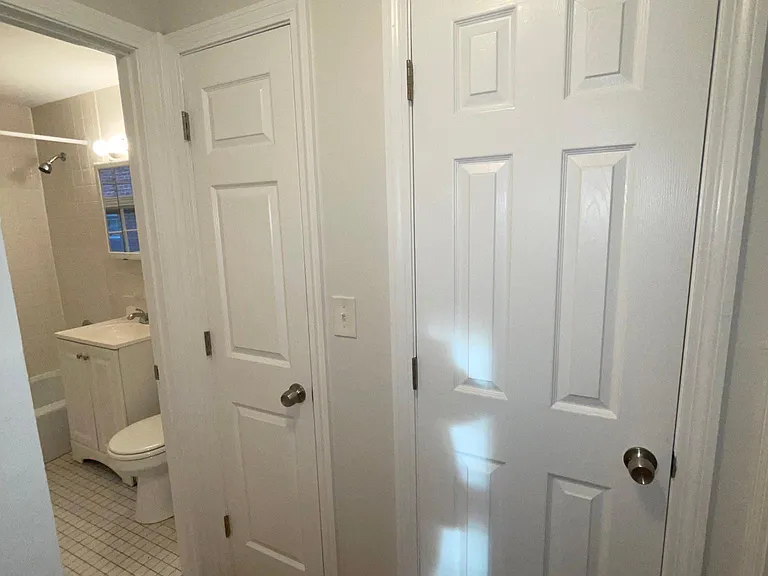 72 Charter Oak St #B — Photo 2
