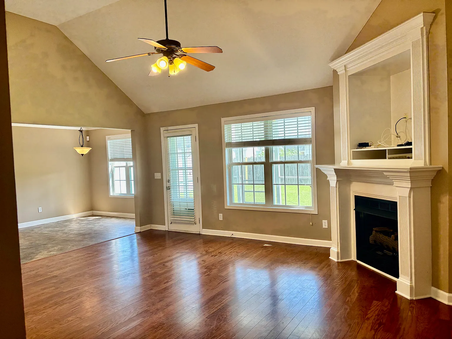 2113 Womack Gardens Rd — Photo 2