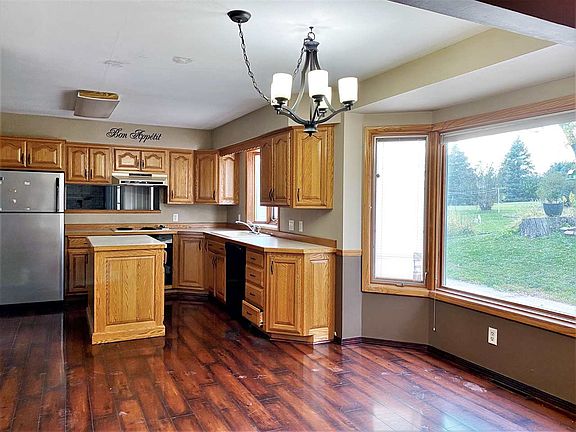 4th image of 2823 Saratoga Dr