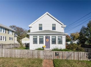 6 Eustis Ave, Newport, RI 02840