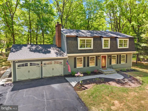 5876 Anthony Dr, Woodbridge, VA 22193