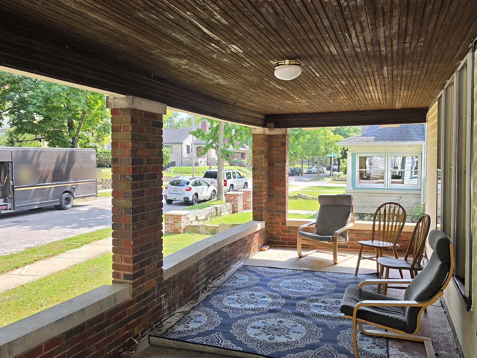 4 bed, 1.5 bath, 1600 sqft, $3,300 — Photo 2