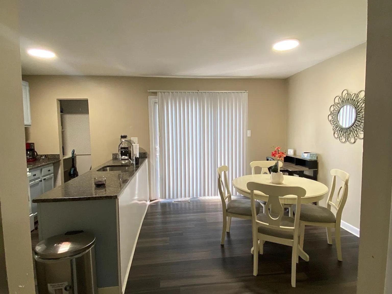 3 bed, 1.5 bath, 1125 sqft, $1,900 — Photo 4