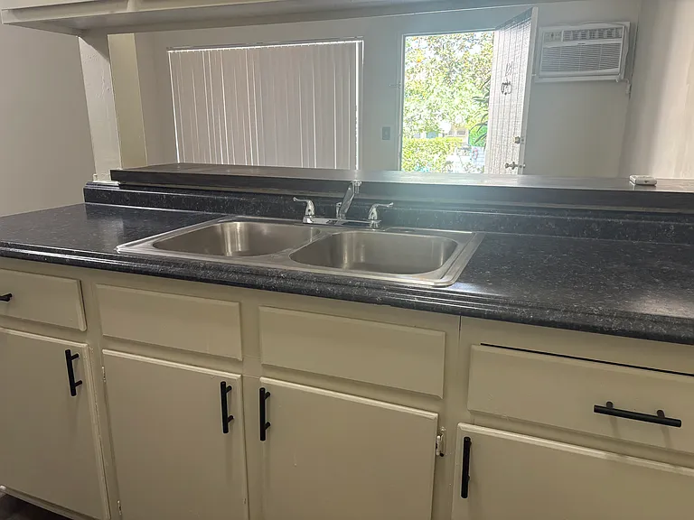 Penfield Apartments — Photo 13