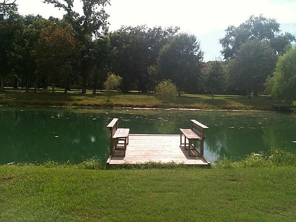 5th image of 1705 Oak Island Dr