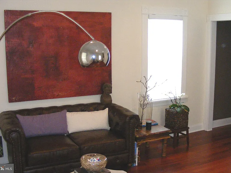 316 Locust Ave — Photo 4