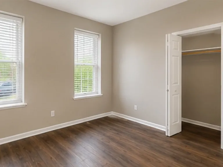 811 Russell Blvd #1F — Photo 6