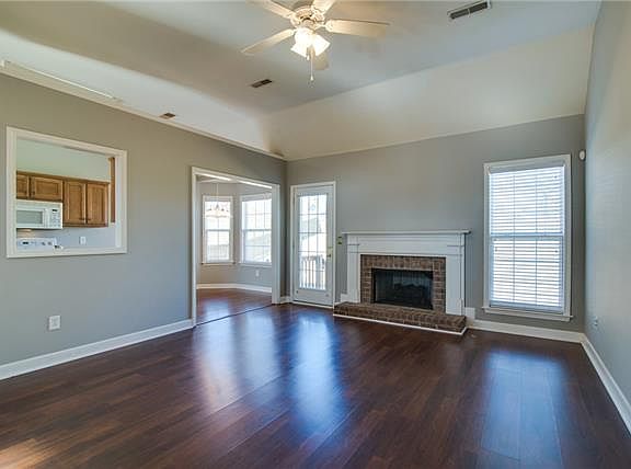 3rd image of 3002 Farmville Cir