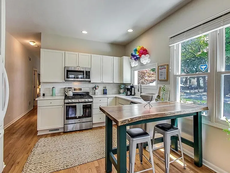 2502 N Francisco Ave #1 — Photo 4