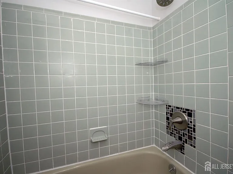 4 White Oaks Dr — Photo 24