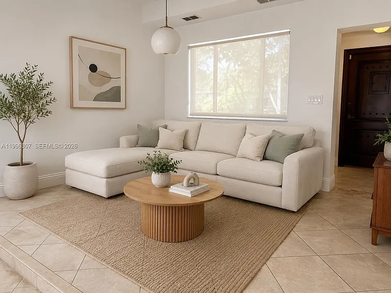 4190 Pamona Ave — Photo 4