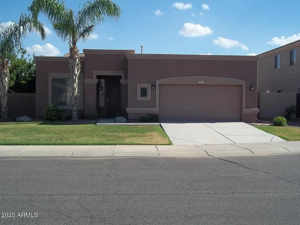 2037 E Riviera Dr