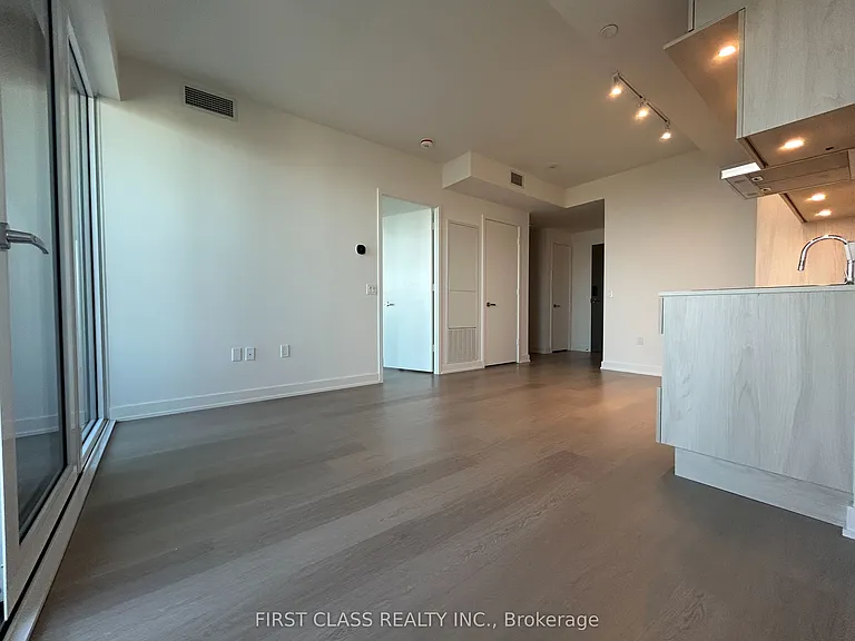 448 Burnhamthorpe Rd W #6509 — Photo 8