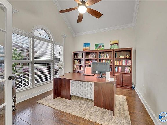 3rd image of 5035 Valley Cove Dr SE