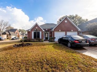 9035 Fairbloom Ln, Houston, TX 77040