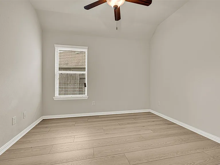 2414 Willow Fall Ln — Photo 18