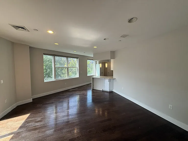456 Grand St #2K — Photo 3
