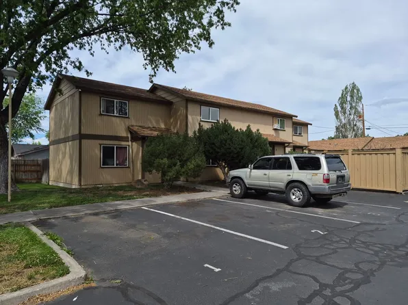 724 NW 4th St, Redmond, OR 97756