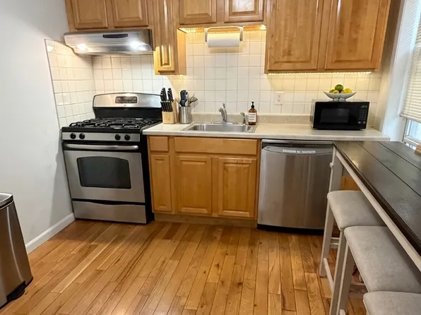 398 Garibaldi Ave APT 5, Lodi, NJ 07644