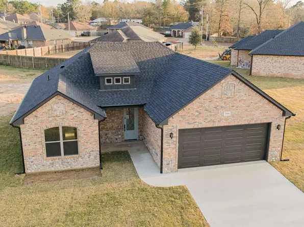 3906 French Dr, Longview, TX 75604