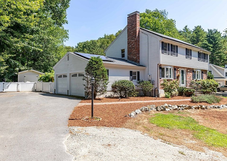 1st image of 7 Parker River Dr