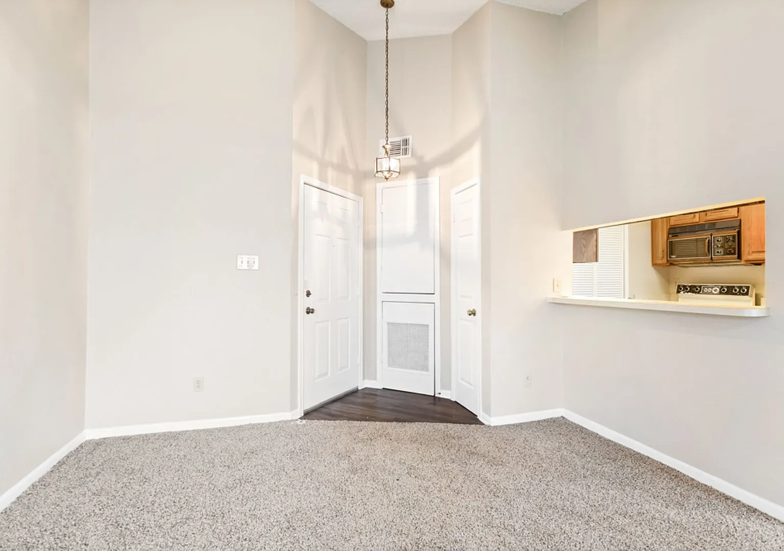 1 Bedroom 1 bath Covington Oaks — Photo 3