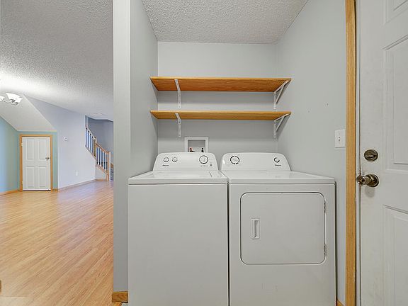 4th image of 1526 Praha St SE