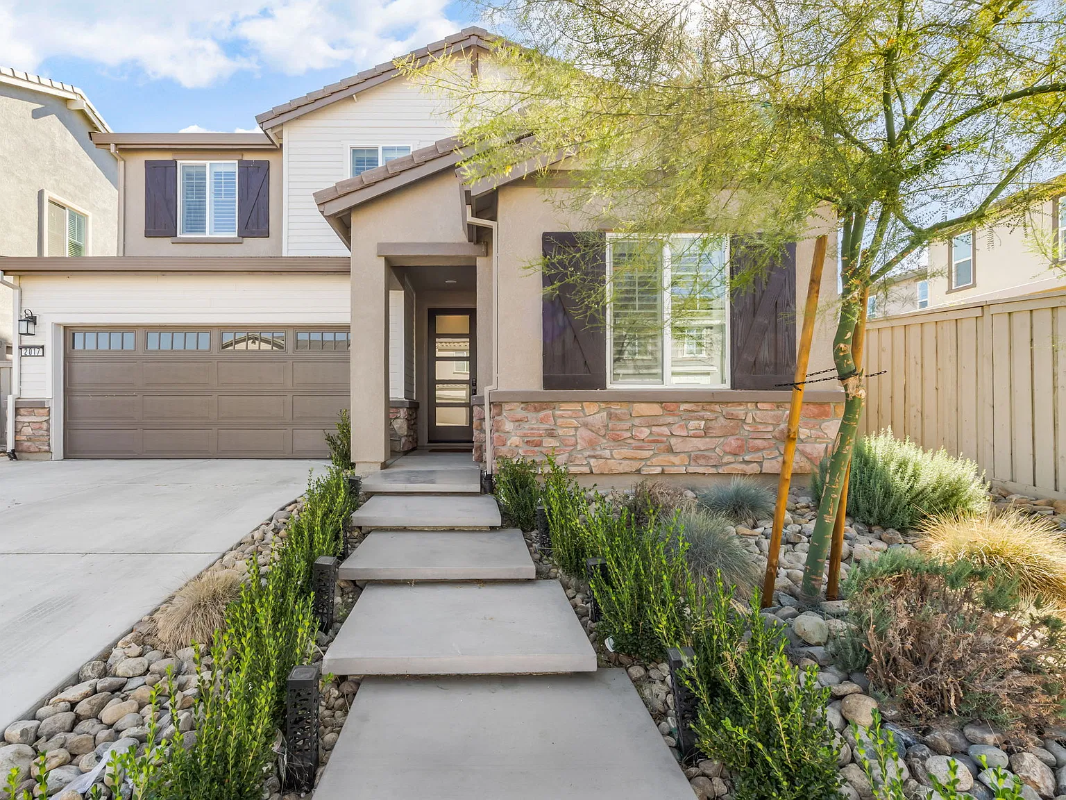 4 bed, 3.5 bath, 2433 sqft, $3,700 — Photo 3
