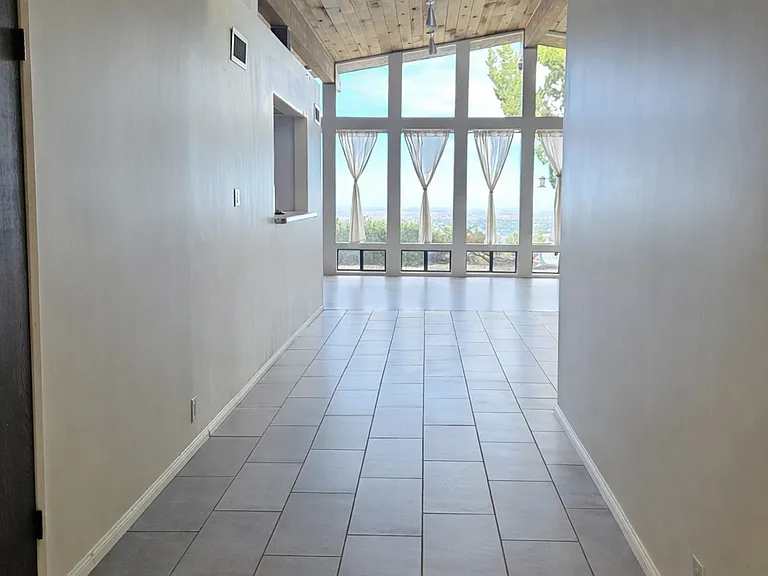 Lakeview Dr — Photo 8