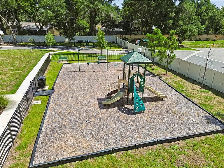2021 Amelia Bay Pl — Photo 44