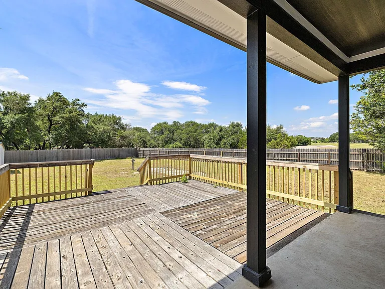 502 Sherwood Ct — Photo 28