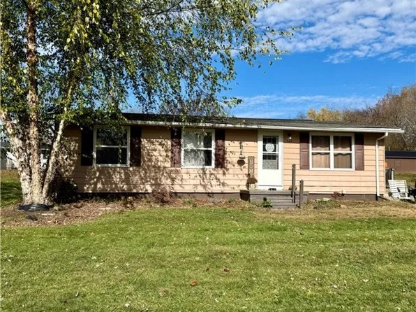 522 Center St, Newcomerstown, OH 43832
