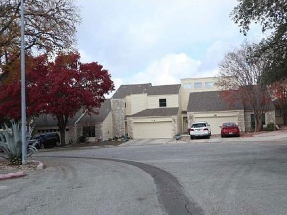 Exterior Neighborhood (street photo)